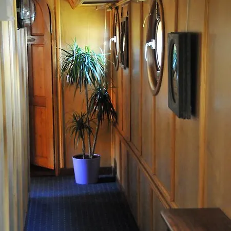 Botel Peniche Barbara 3*